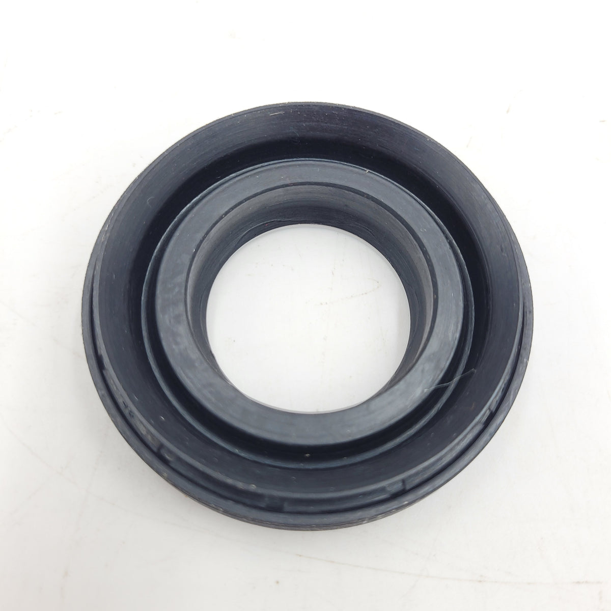 Range Rover P38 Front Axle Half Shaft Oil Seal OEM Part FTC4822