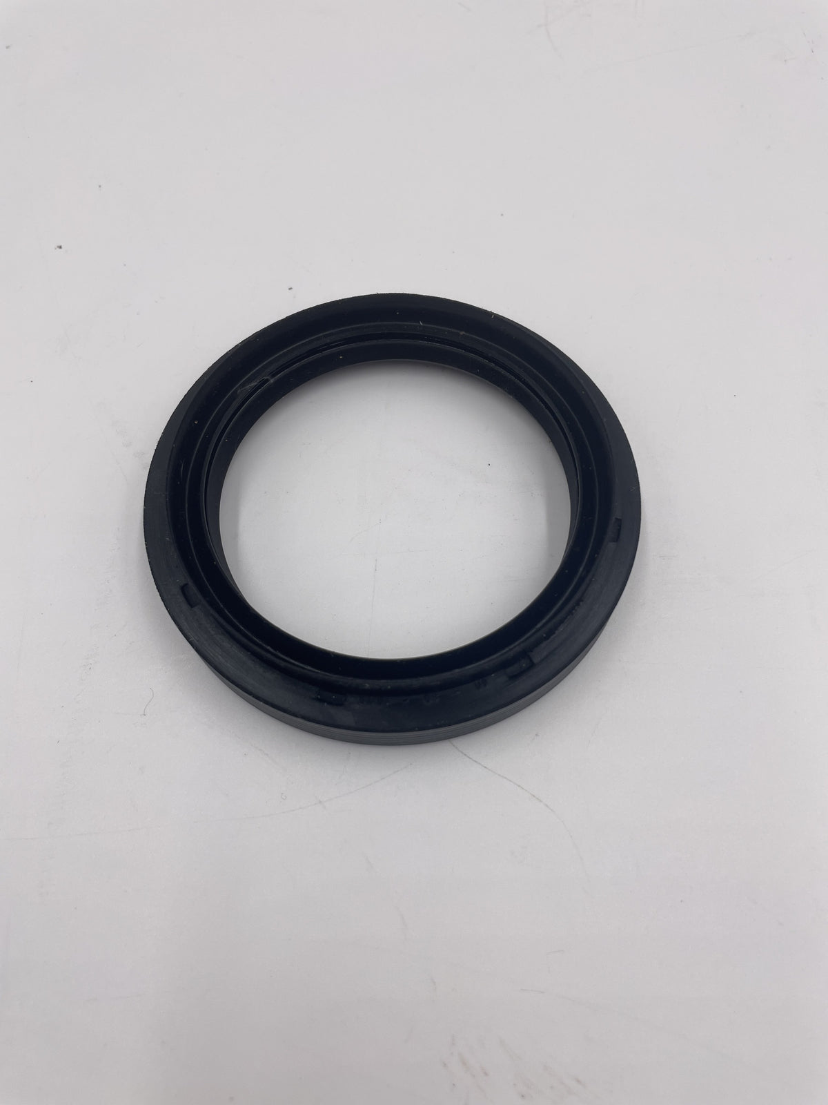 Land Rover Discovery 1 / Defender / Range Rover Inner Hub Oil Seal FTC4785