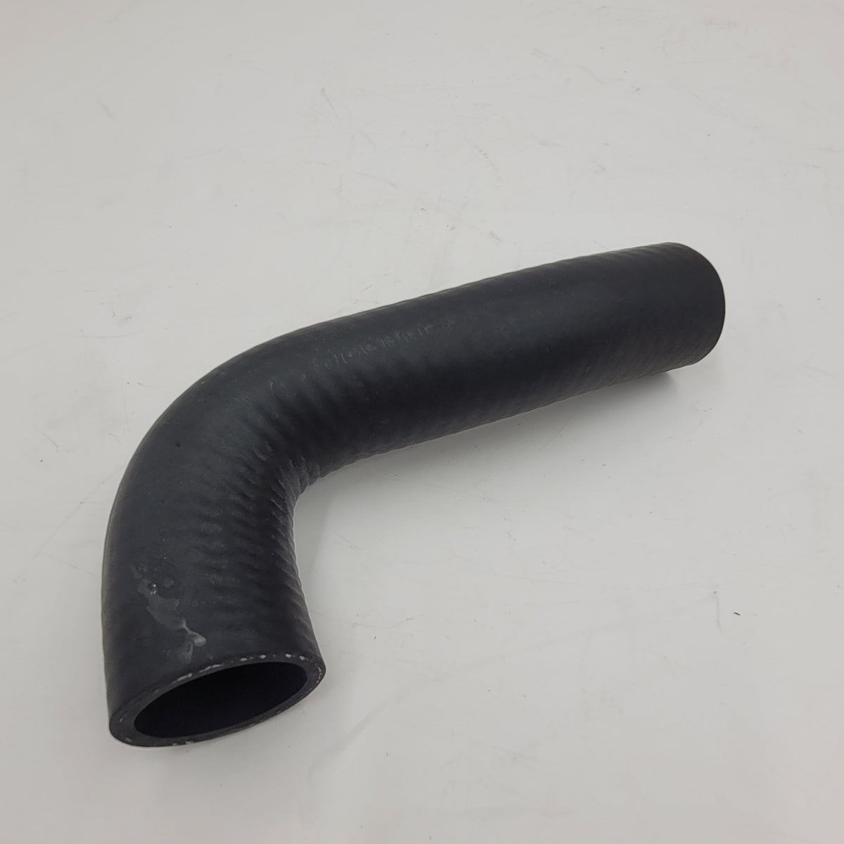 LR DISCOVERY II 2.5 TD5 Coolant Rail to Water Pump Hose PEH10166