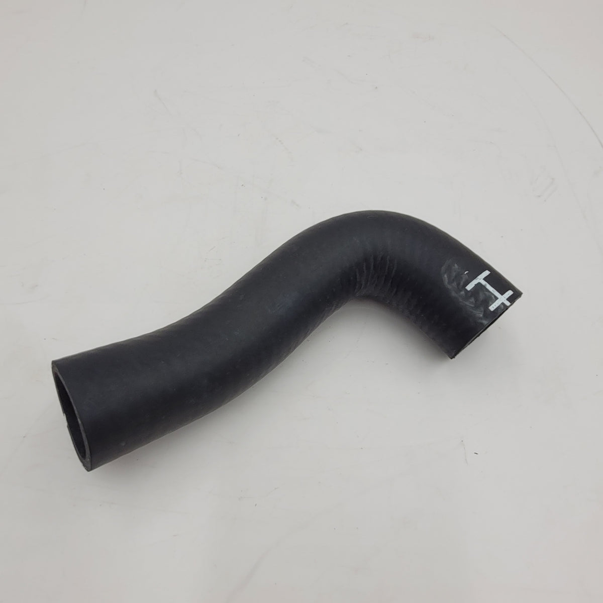 LR DISCOVERY II 2.5 TD5 Coolant Rail to Water Pump Hose PEH10166