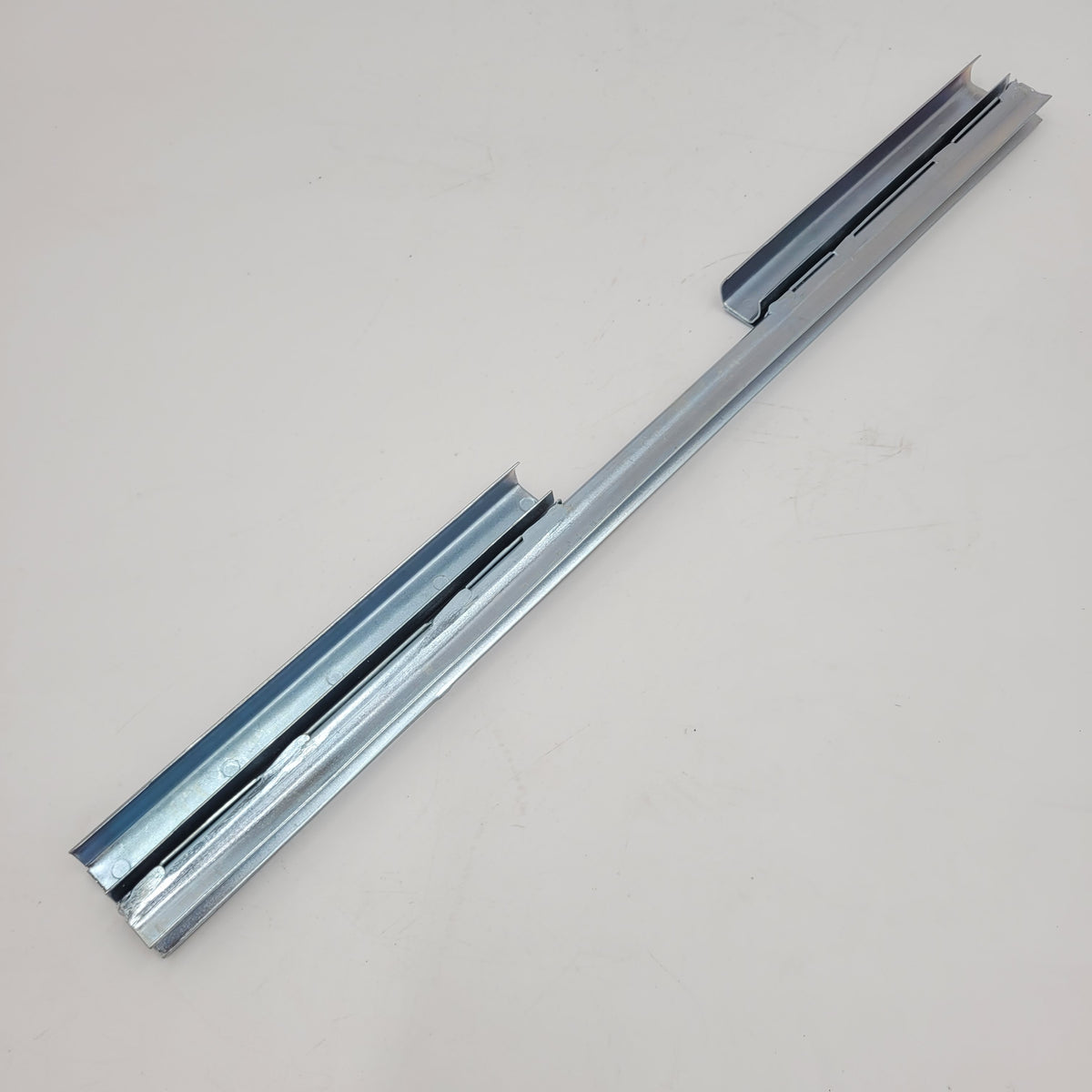LR DEFENDER -94 Front Door Window Drop Glass Runner Channel MTC8477