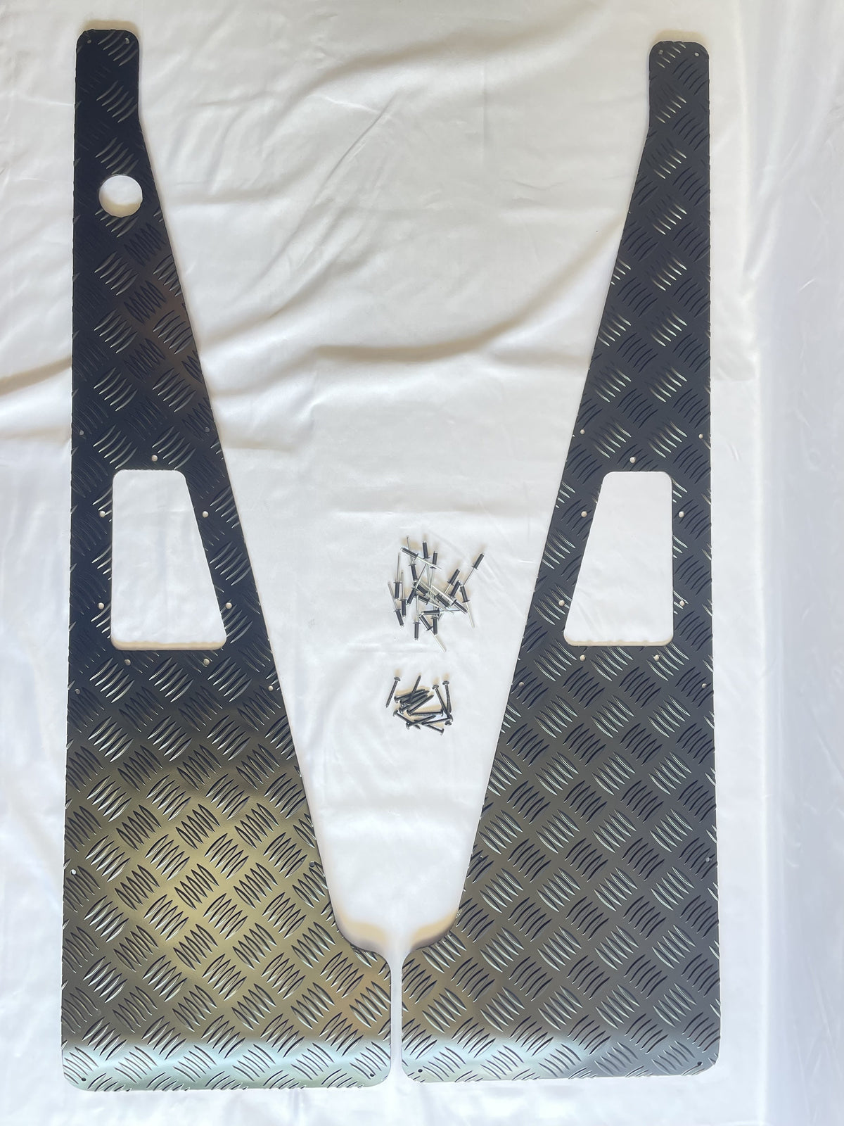 3MM Black Chequer w/ Aerial Hole