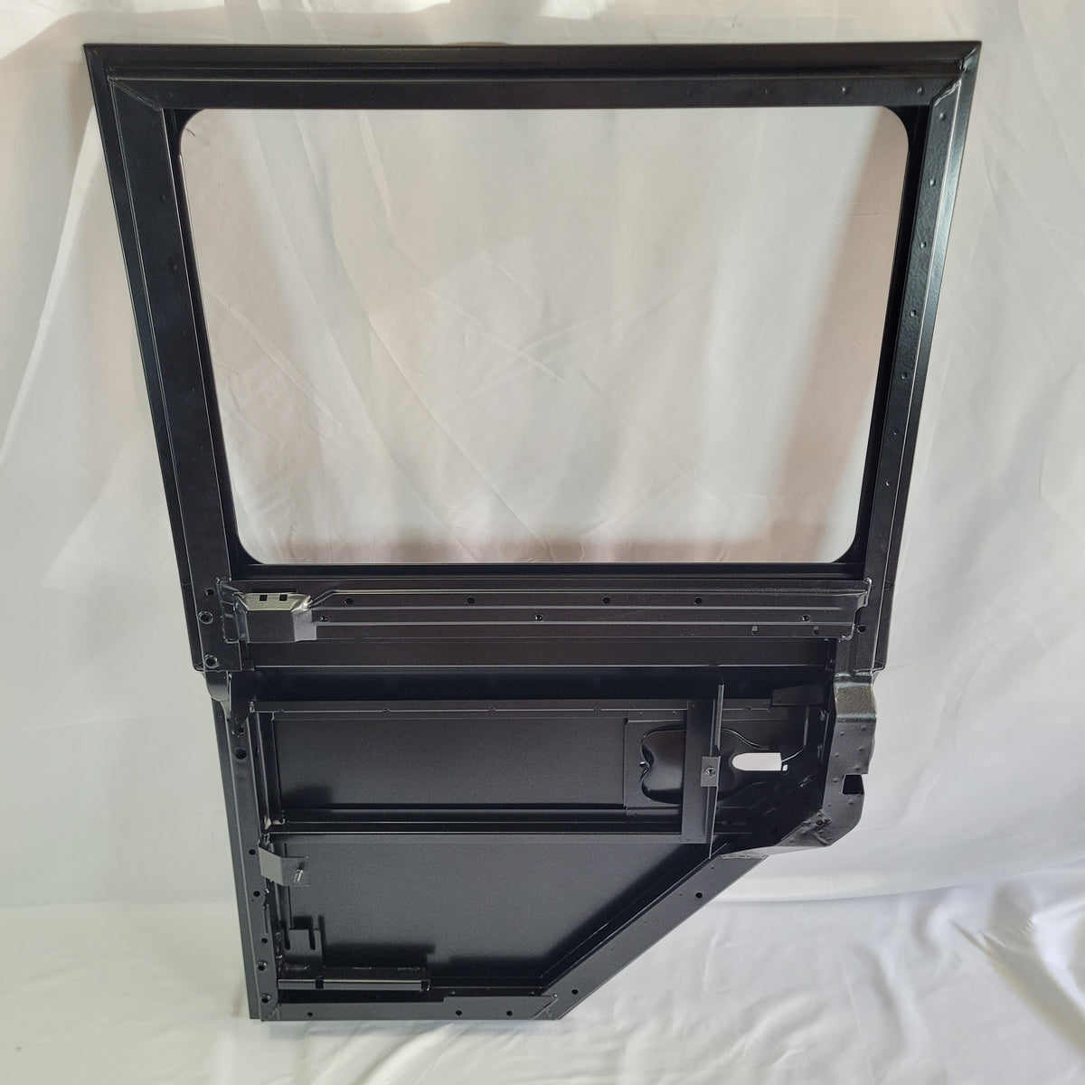 LAND ROVER DEFENDER PUMA REAR DOOR DEFENDER SECOND ROW DOOR LR027545 RH