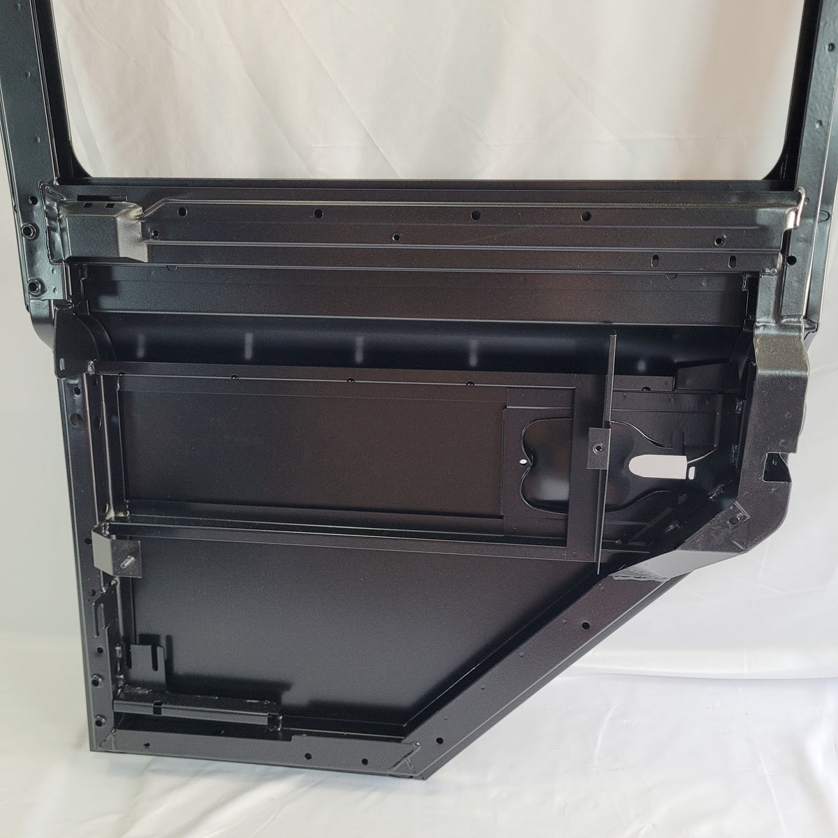 LAND ROVER DEFENDER PUMA REAR DOOR DEFENDER SECOND ROW DOOR LR027545 RH
