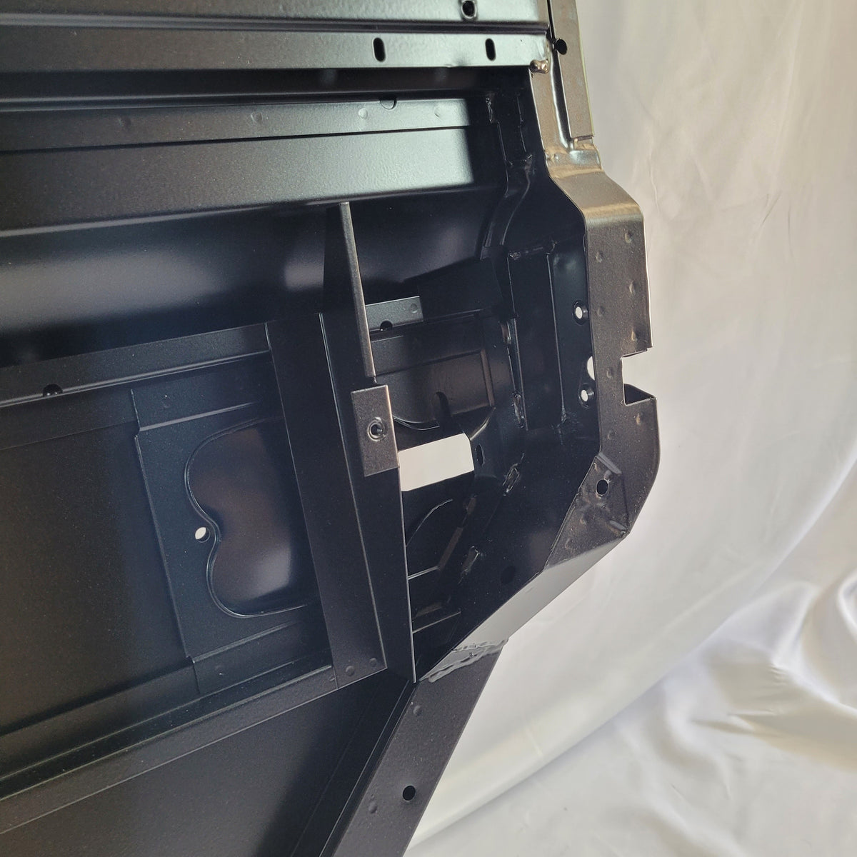LAND ROVER DEFENDER PUMA REAR DOOR DEFENDER SECOND ROW DOOR LR027545 RH