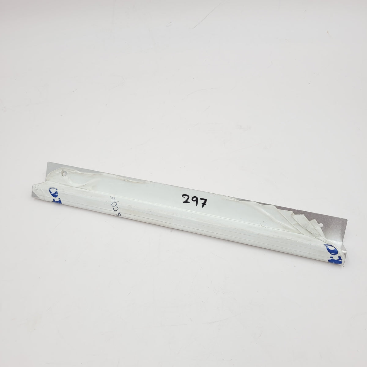 LHS/RHS REAR OF SEAT BOX CARPET RETAINER – LR DEFENDER 4 OR 5 DOOR YRM297