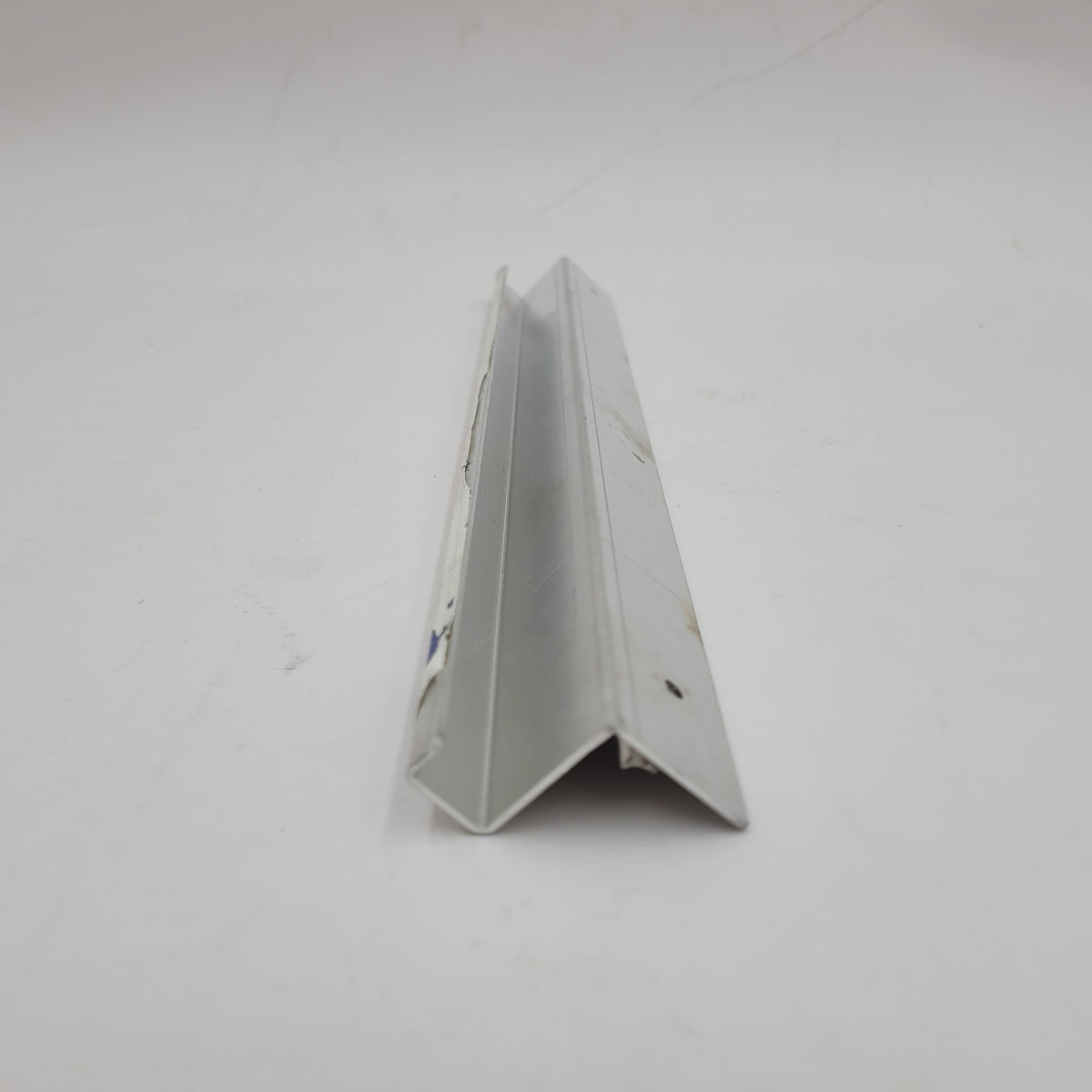 LHS/RHS REAR OF SEAT BOX CARPET RETAINER – LR DEFENDER 4 OR 5 DOOR YRM297