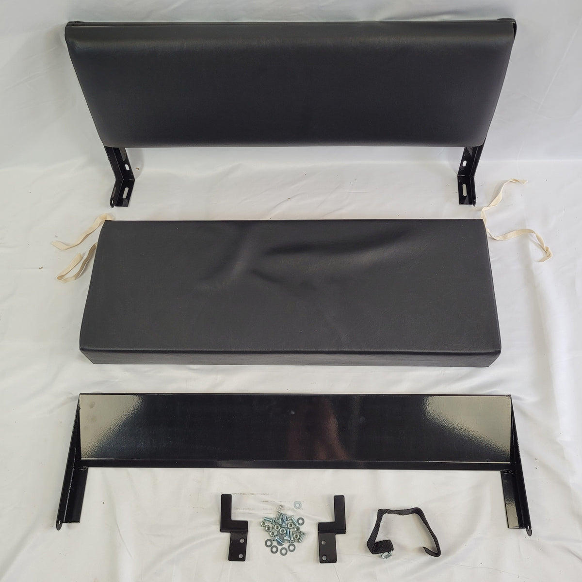 LAND ROVER DEFENDER 110 D110 REAR BENCH SEAT BLACK VINYL DA3059