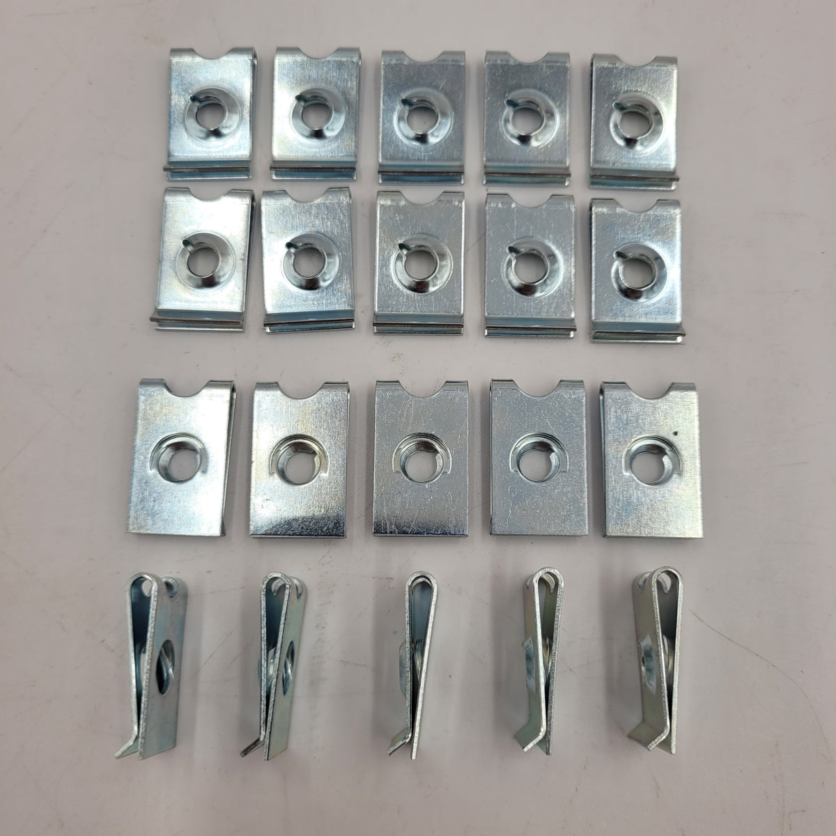 PK 20 STAINLESS STEEL NO 14 CAPTIVE U NUTS – LR DEFENDER & SERIES YRM1047