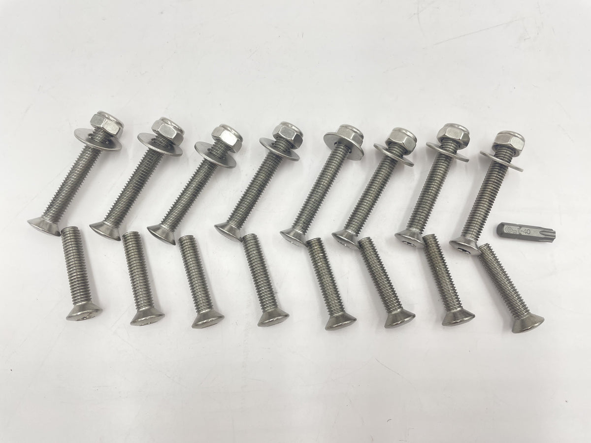 STAINLESS STEEL FRONT DOOR FIXING KIT – LR DEFENDER & SERIES 2 & 3 YRM1004