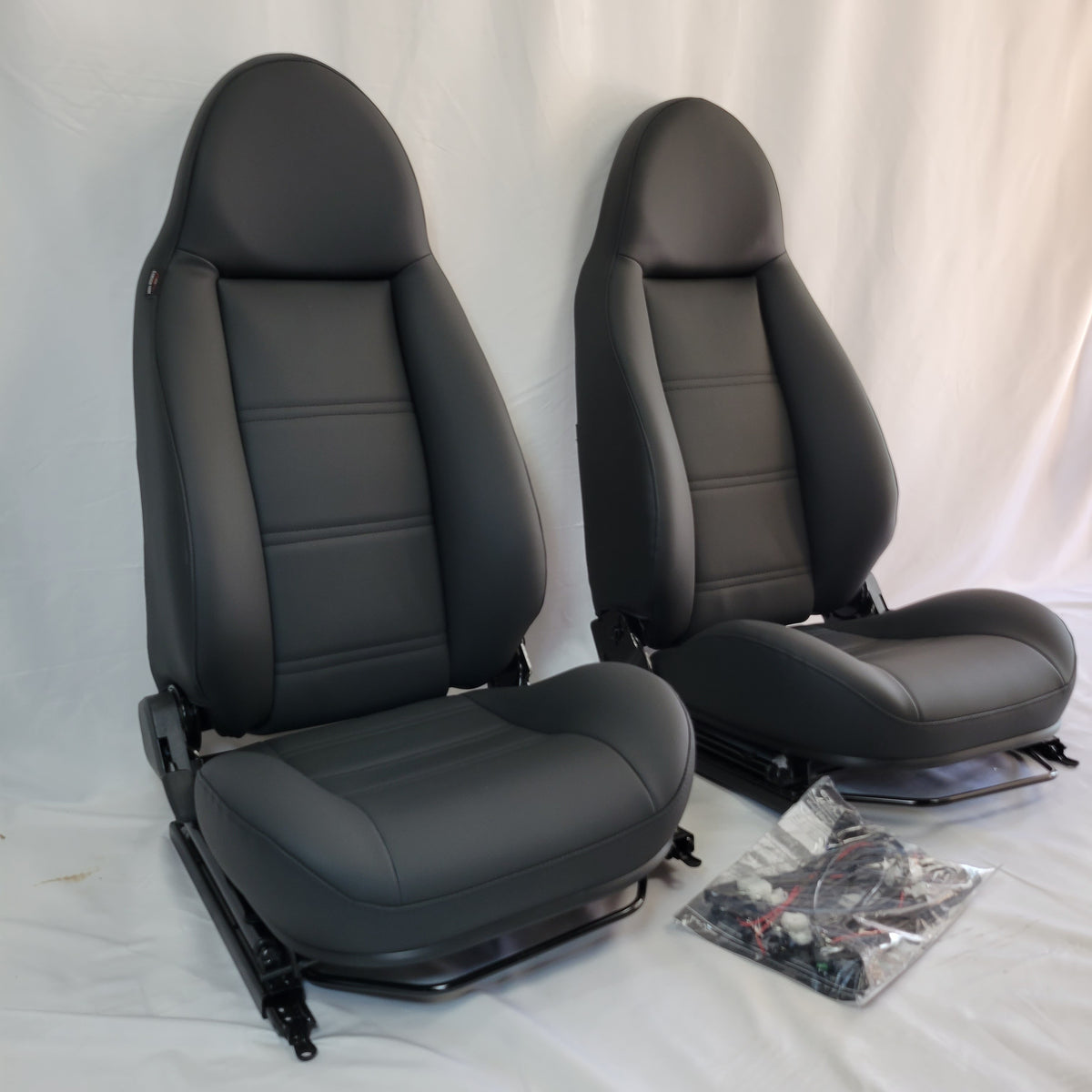 Seat Modular Black Vinyl Part EXT301-BV