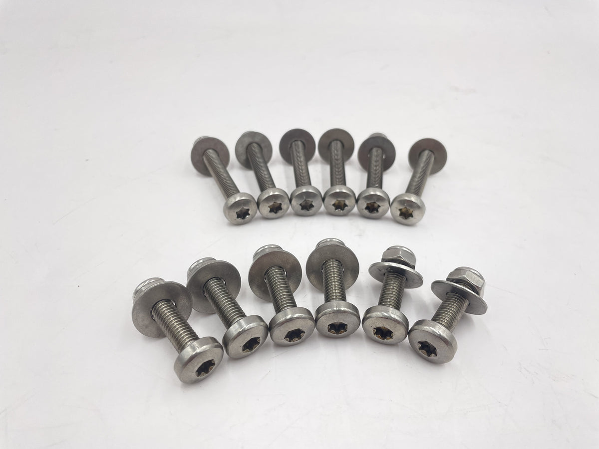 STAINLESS STEEL REAR SAFARI DOOR BOLT KIT – LR DEFENDER & SERIES 2 & 3 YRM1006