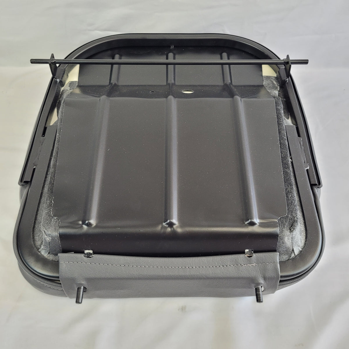 LR DEFENDER -16 Seat Cushion Grey Vinyl BR2016G / EXT310-DGV