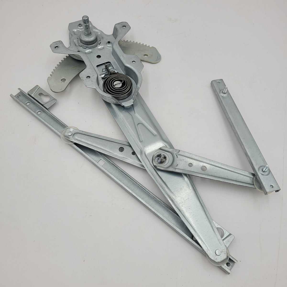LR DEFENDER 02-16 Front RH Window Regulator For Manual Windows CUH000101