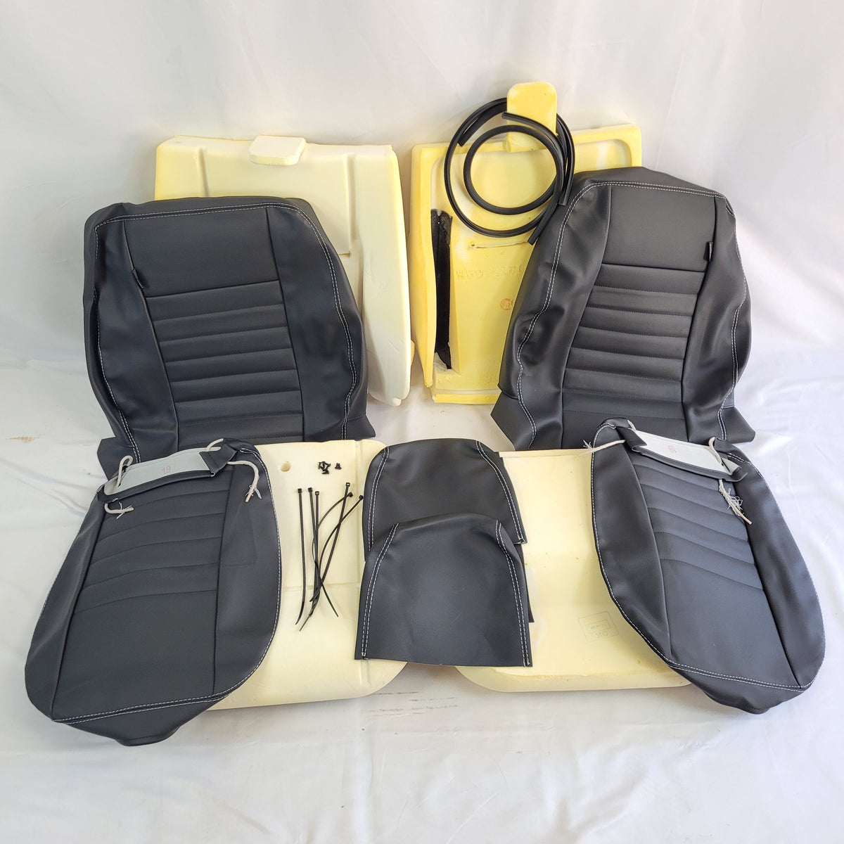 Land Rover Two Front Seat Retrim Kit Xs Vinyl For Defender EXT316-XSVINYL
