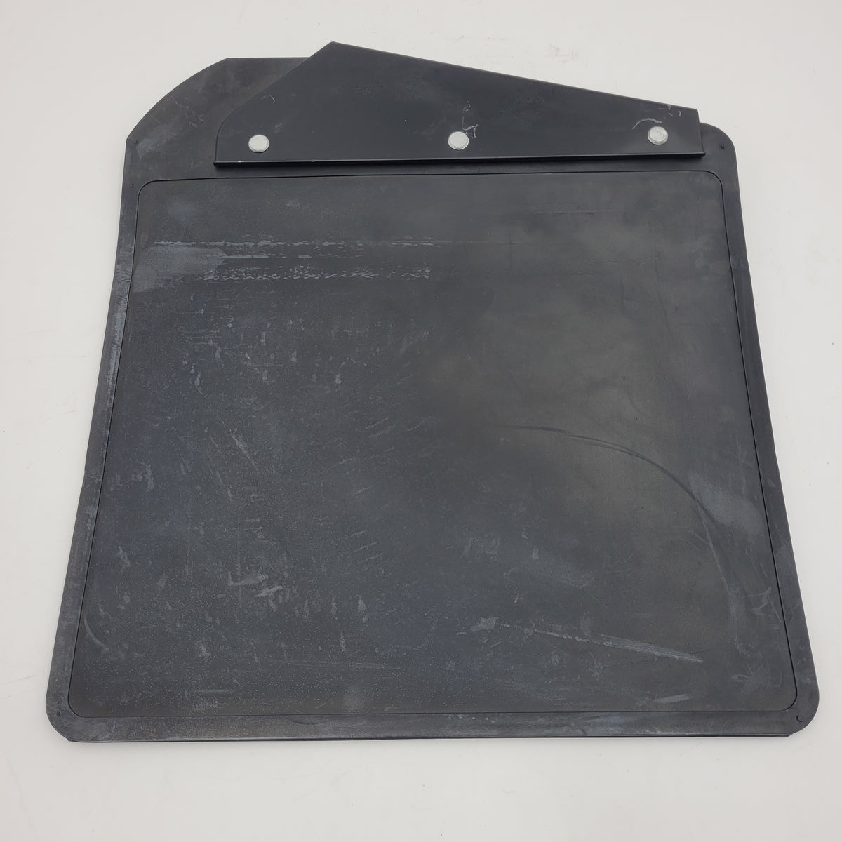 LR DEFENDER Front Left Hand Mudflap With Bracket LR055333