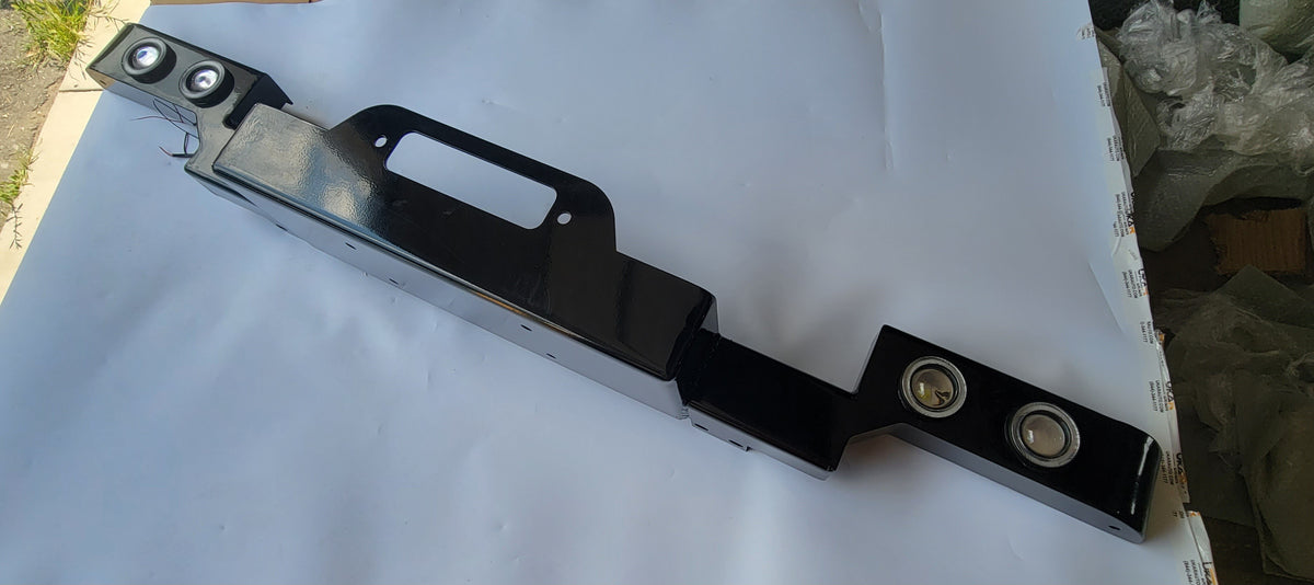Spectre Style Front Winch Bumper with Round LEDs Part LRB835 with dammage lamp