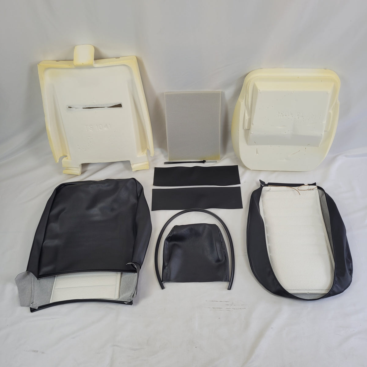 LR DEFENDER Front Seat Retrim Kit Black Vinyl DA5629E