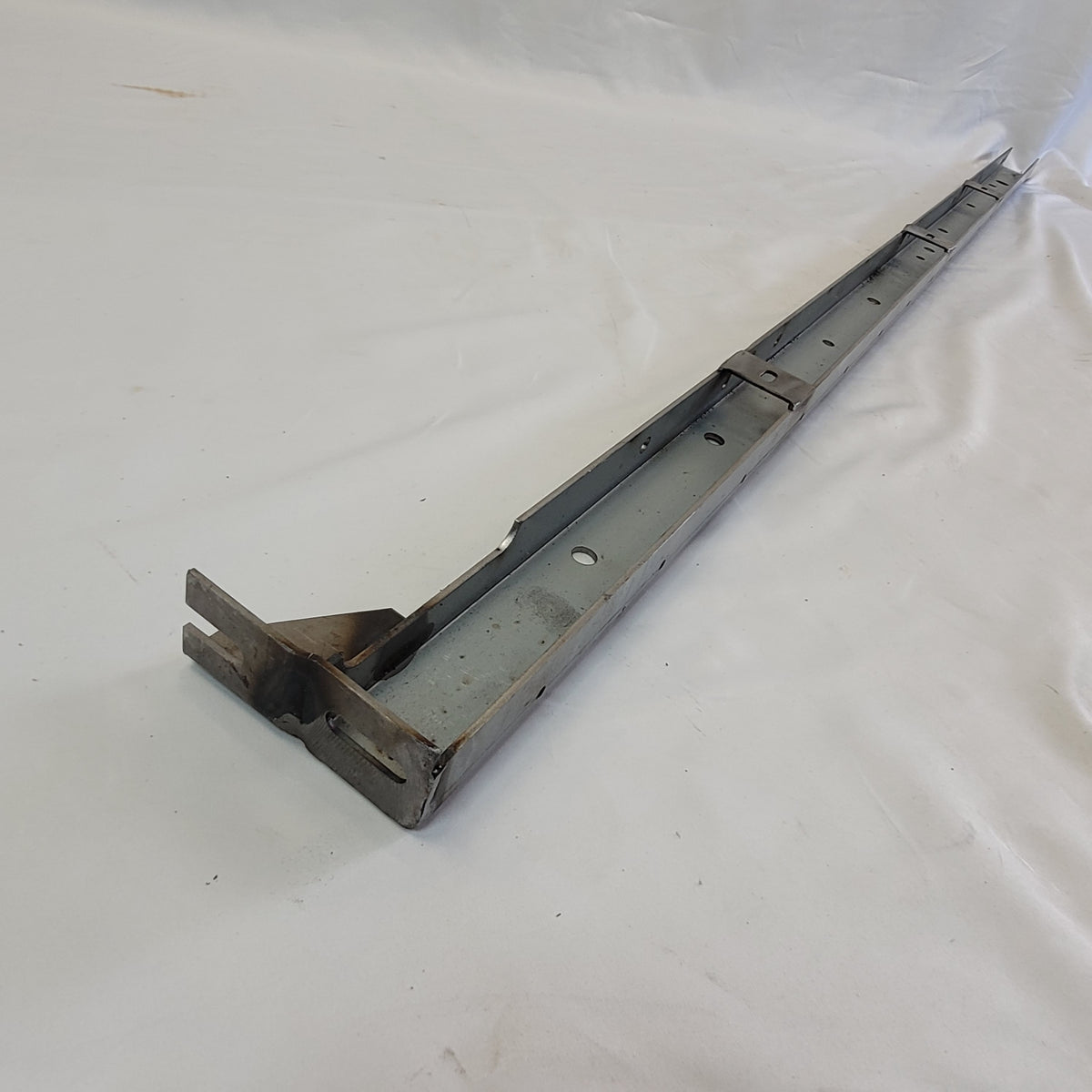 LAND ROVER RHS SILL RAIL – LR DEFENDER & SERIES 4 OR 5 DOOR YRM071