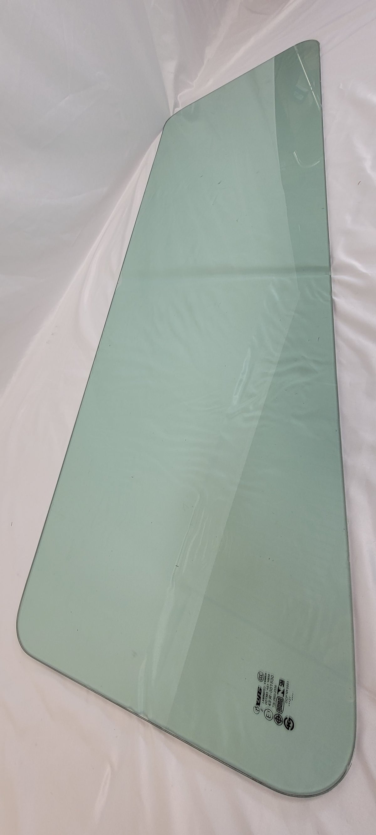LR DEFENDER -16 Front Windscreen Glass MTC3452 LR042725