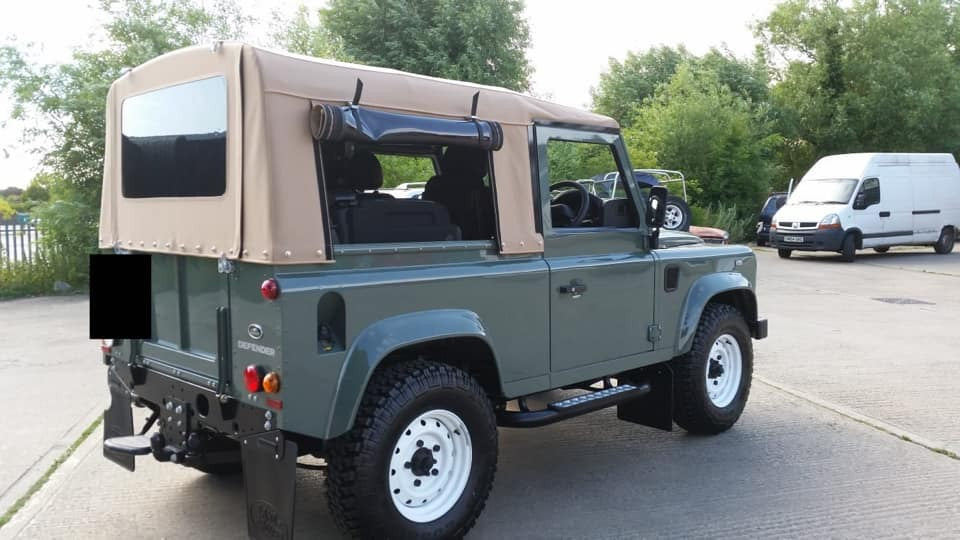 Defender 90 Mohair Canvas Top All Wheel Trim
