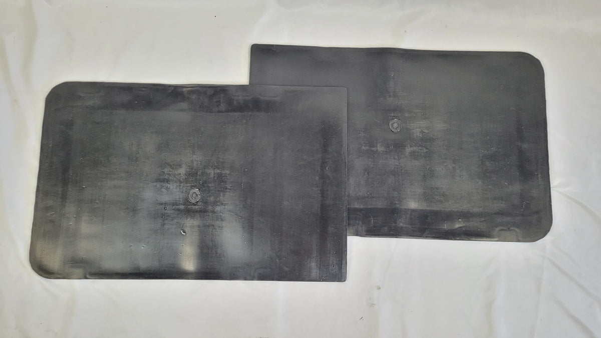 MIDDLE ROW FLOOR MATS SERIES II/IIA/III & DEFENDER 110/130 Part EXT017-3