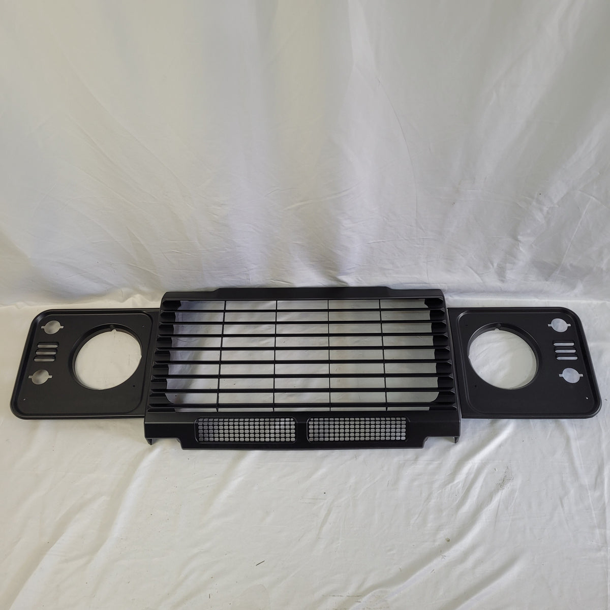 DEFENDER Upgraded Grille & Headlight Surround Set Matt BLACK LR008362UKBM