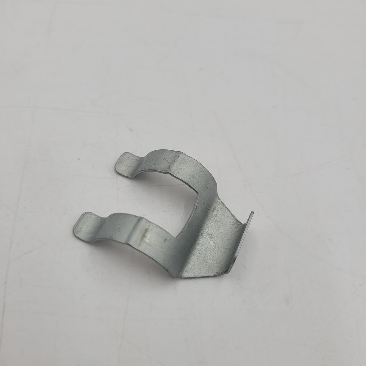 LR DISCOVERY II/III/IV /RANGE ROVER 02-12 Clip for Washer Jet Part DYC000190G
