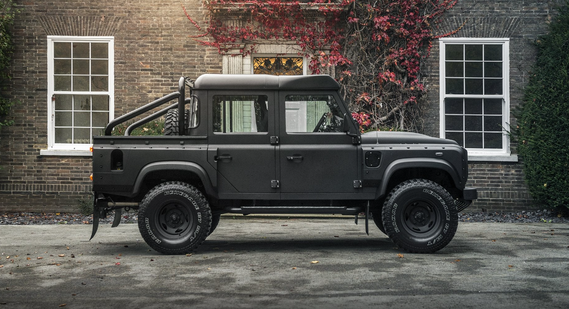8X18" SET of 4 KAHN DEFENDER (1991-2016) HUNTSMAN 1945 RETRO CLASSIC LIGHT ALLOY WHEELS