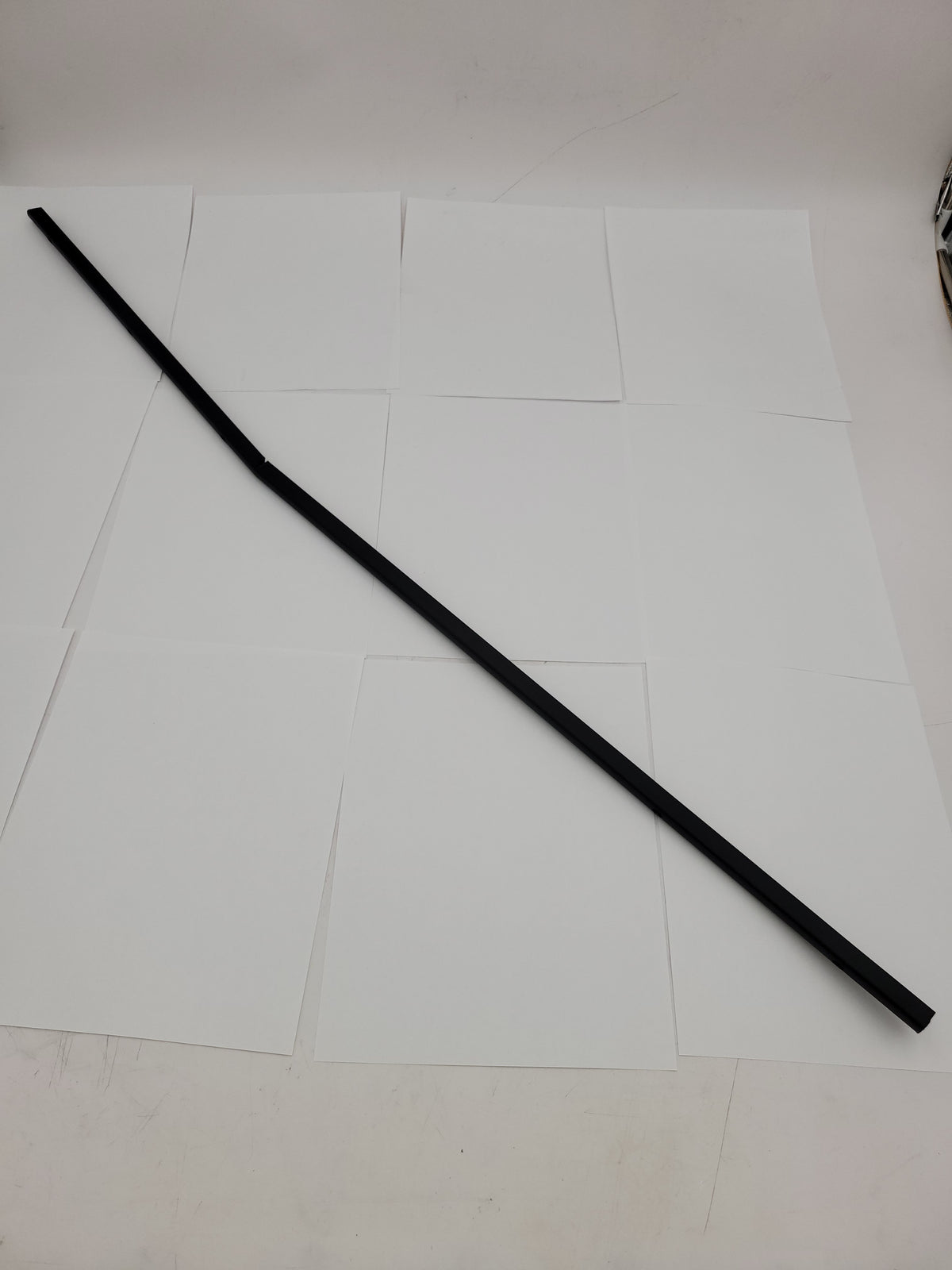 LR DEFENDER FRONT Channel Window Glass Vertical 4mm Part CFE000710 / MXC5829