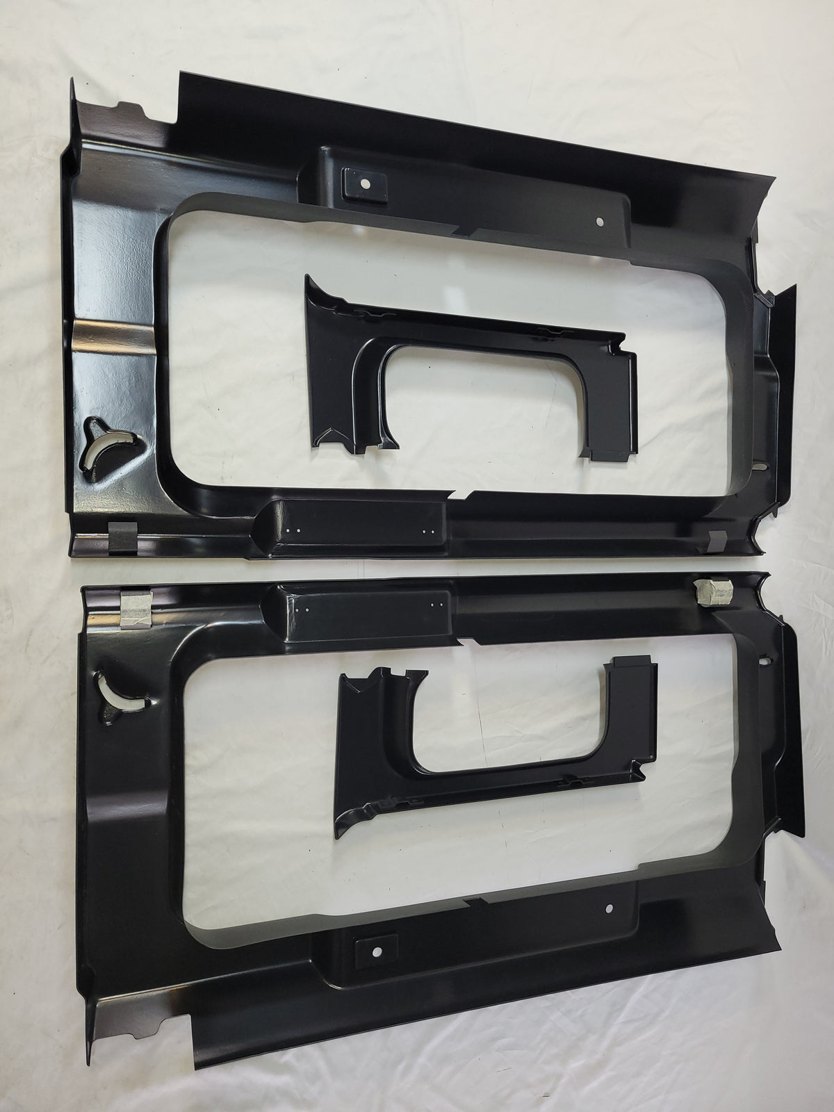 LR DEFENDER 110" 87-06* 07-16 Rear Window Surround with Window CutOut Set DA3842