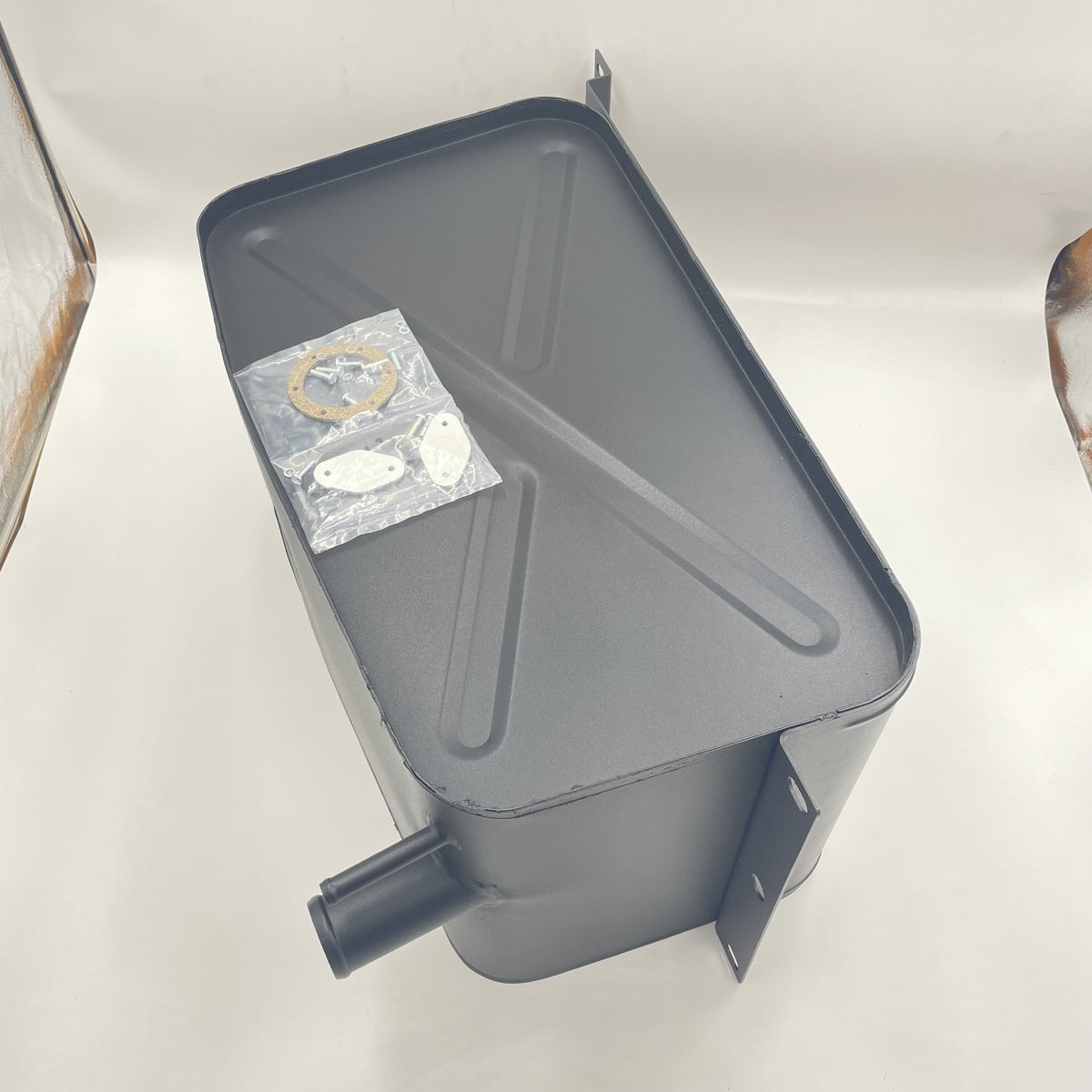 LR SERIES IIA/III Fuel Tank For Petrol and Diesel Short Wheel Base Vehicle JM-99147 / 552174