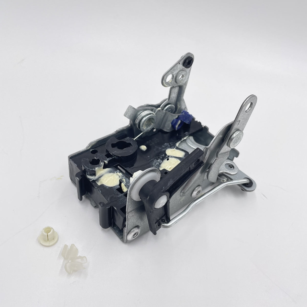 LAND ROVER DEFENDER FRONT DOOR LATCH LH PART FQJ500250