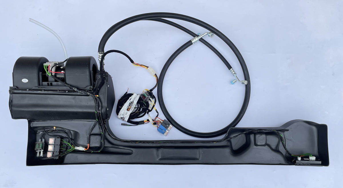 LR DEFENDER RHD Under Dash Air Conditioning Evaporator One Corner Damaged !!!