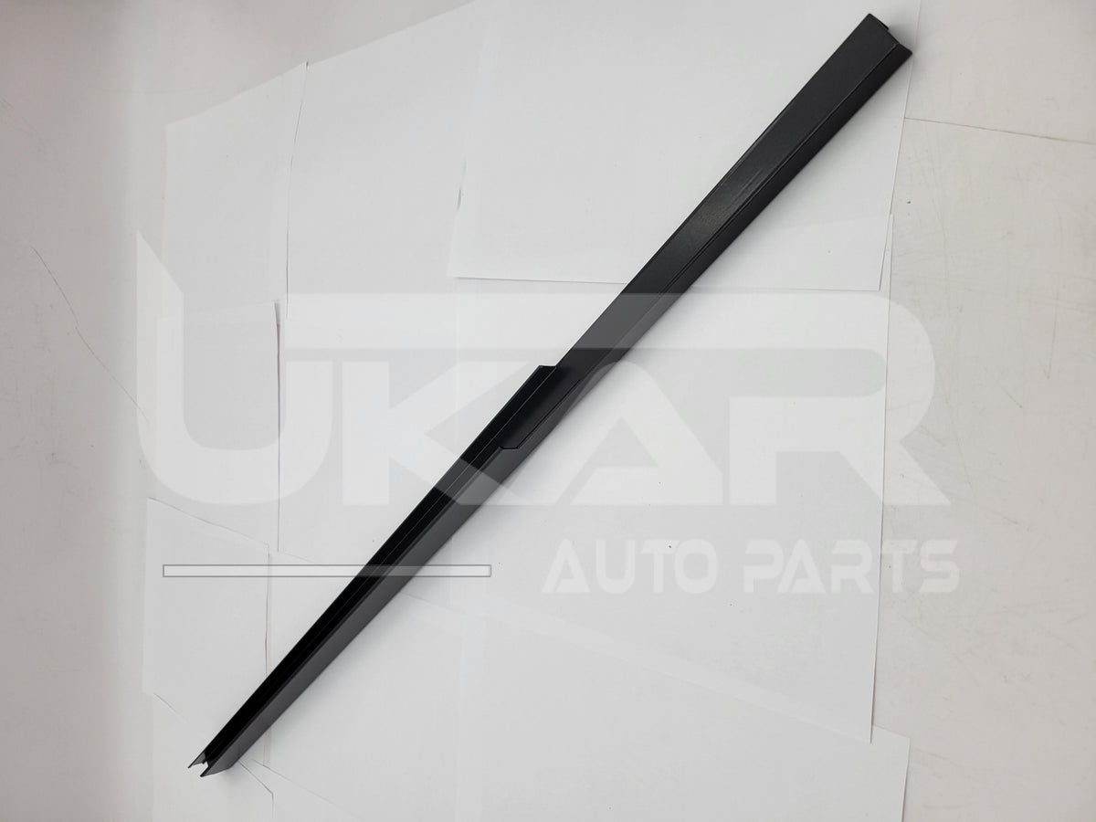 LR DEFENDER 110' RH Rear Side Door 4mm Glass Window Channel MUC3492