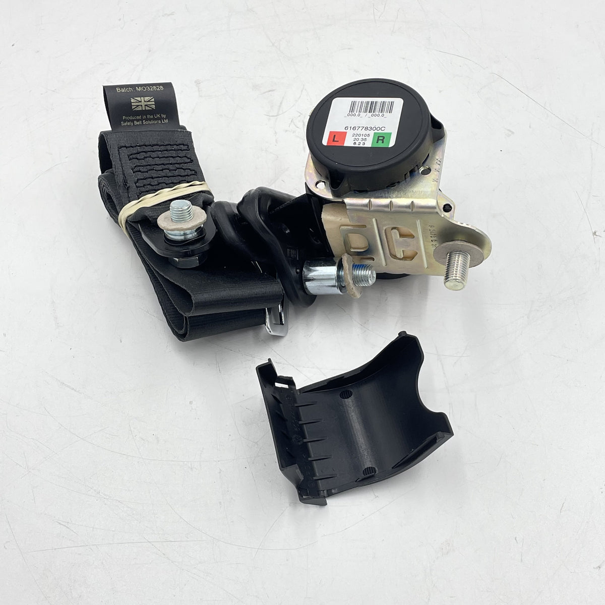 LR DEFENDER -07 2ND ROW R or L Outer Seat Belt BTR5779 DAMAGED COVER HOLDERS !!!