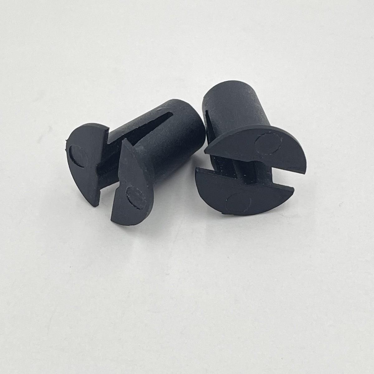 LR DEFENDER Plastic Cage Nut for Attaching Side Vent to Front Wing AFU1926L