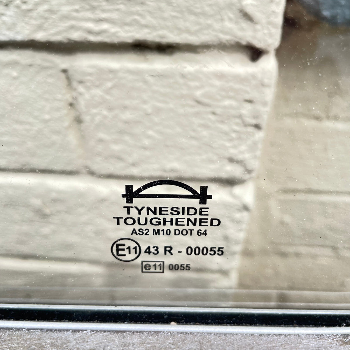LR DEFENDER -02 Rear End Door Aluminum Skin With Plain Glass DDS LR509E ALR6852