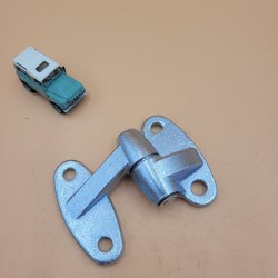 LR SERIES DEFENDER -16 Rear Safari Door Lower Hinge LR075817