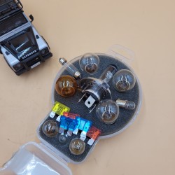 LAND ROVER/DEFENDER 90/110/130/ DICOVERY RANGE ROVER CLASSIC / P38 BULB AND FUSE KIT STC8247AA