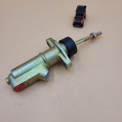 LR SERIES III SWB 88' up to 1980 Brake Master Cylinder 90569126