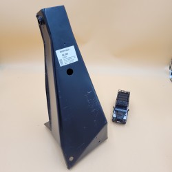 LR DEFENDER Front Right Bulkhead Outrigger STC8354