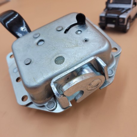 LR DEFENDER 12-16 Rear End Door Handle & Latch without Central Locking LR031336