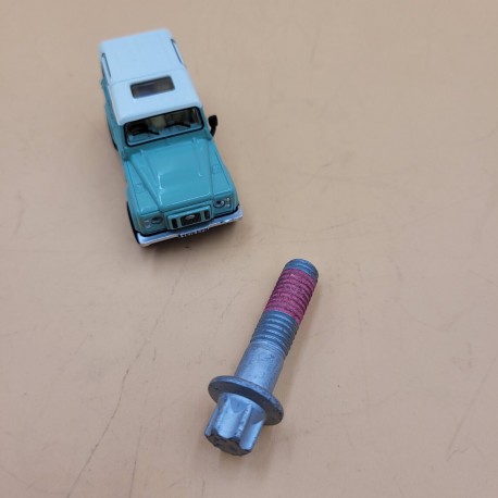 Land Rover Lower Shaft Lower Genuine Bolt M8 x 33mm QYG500100LR