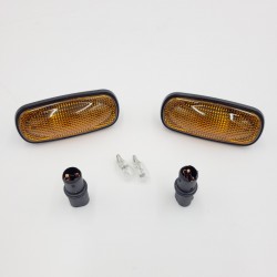 Land Rover Defender / Discovery 2 99-04 / Freelander 1 02 To 05 - set of two side marker repeater lights XGB000030