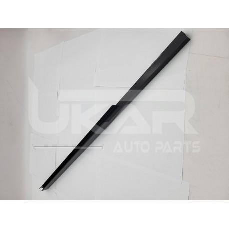 LR DEFENDER 110' RH Rear Side Door 4mm Glass Window Channel MUC3492