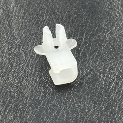 Land Rover Defender 90 / 110 / 130 Door Drop Glass Runner Clip Part STC4787