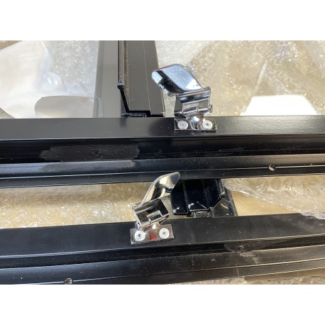 LR DEFENDER SERIES Sliding Window Kits With Clear Glass & DAMAGED LOCKS DA4032