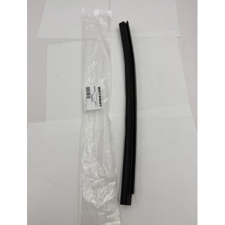 Mouse over image to zoom Land Rover Defender Hardtop Side Panel to Body Waistline Sealing Rubber 333487