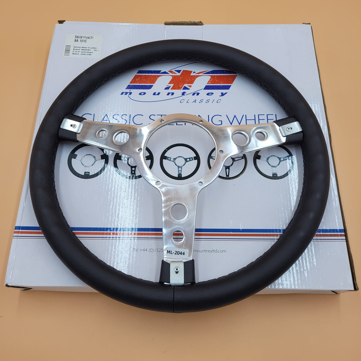 LR SERIES DEFENDER Steering Wheel 15 inch Leather with Vinyl 3 Spoke BA151C